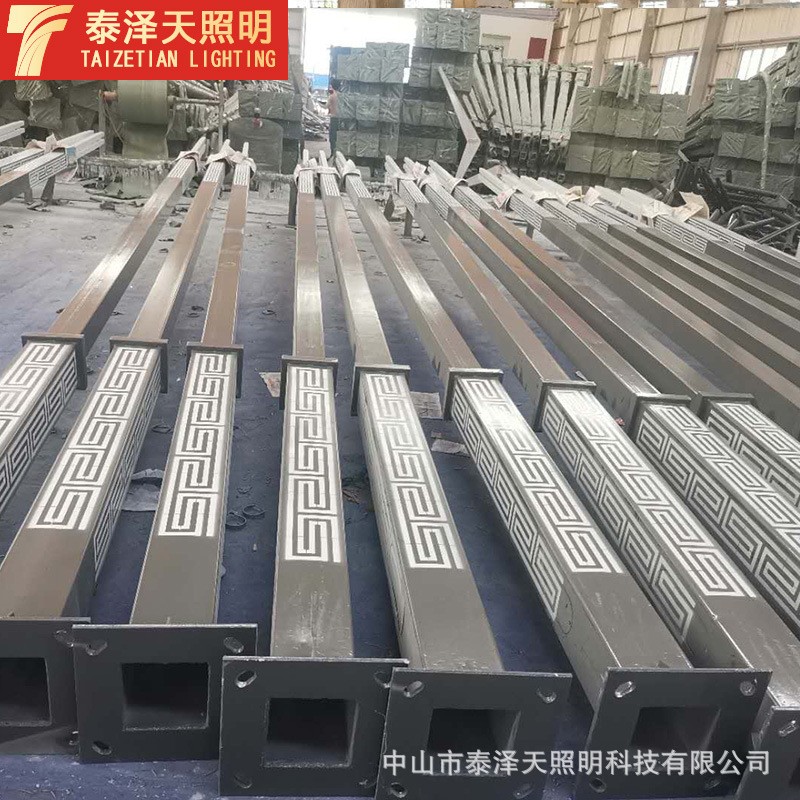 太陽能戶外照明led路燈桿廠家6米8米9米熱鍍鋅燈桿籃球場(chǎng)操場(chǎng)燈桿